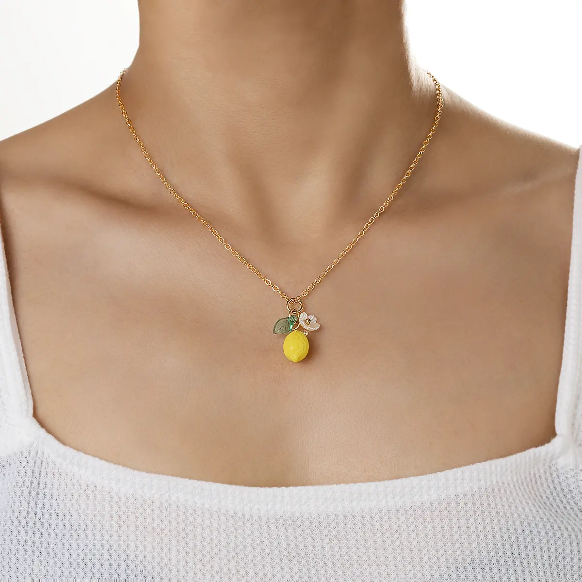 1 exquisite and cute resin lemon flower pendant necklace, simple and versatile, fruit collarbone chain, neck chain