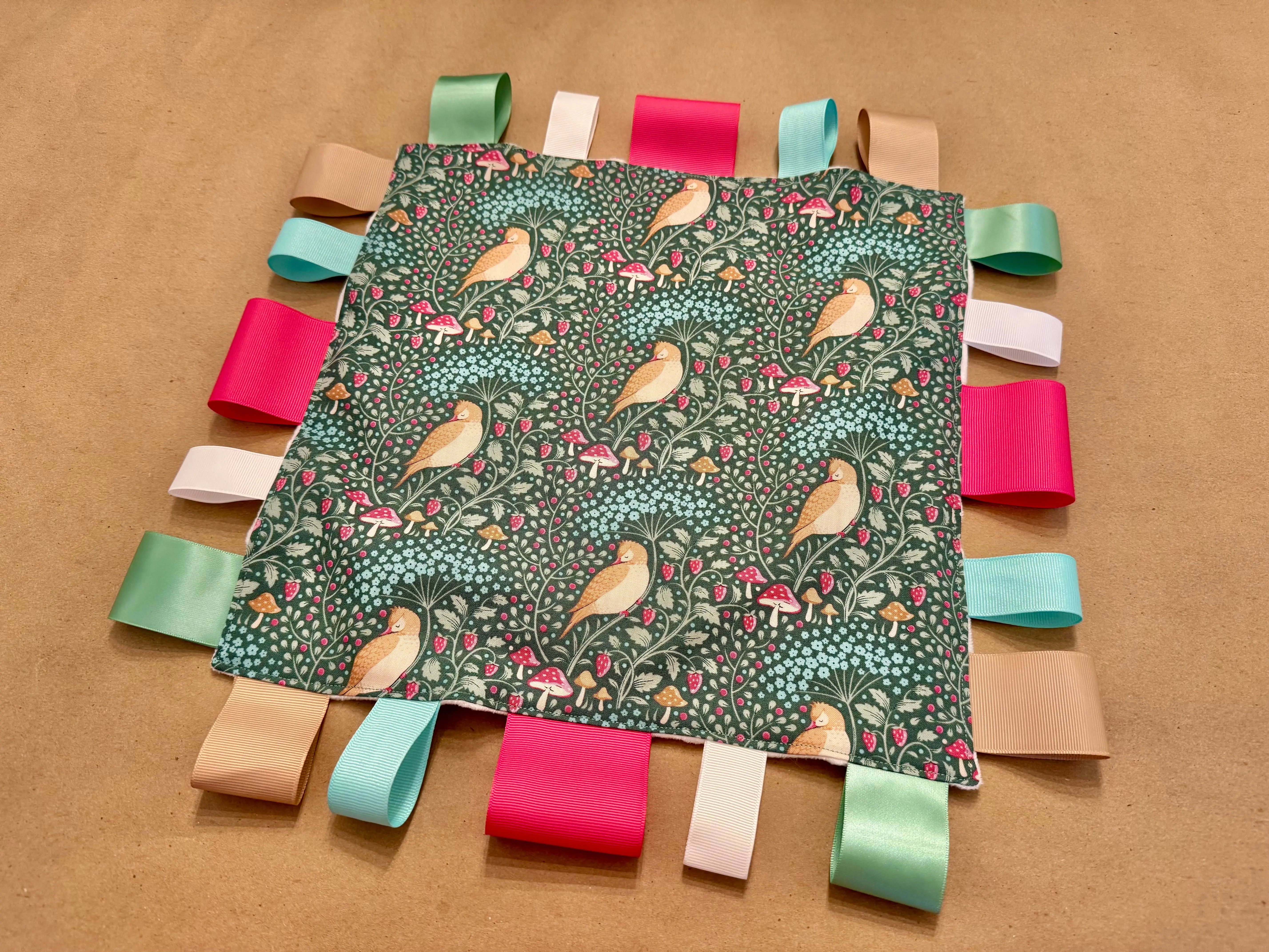 Sleepy Bird : Tag Blanket