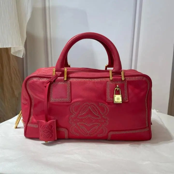 Pre-owned Loewe Amazona 28 Bag in Fuchsia Leather with Perforated Anagram ZX212
