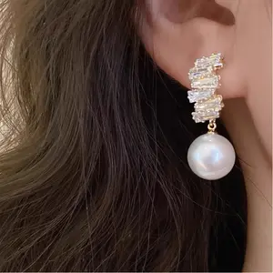 Elegant, light luxury, sweet, copper-inlaid synthetic zircon DDES0307 geometric fashion unique women's dangle earrings 14KGold-Plated