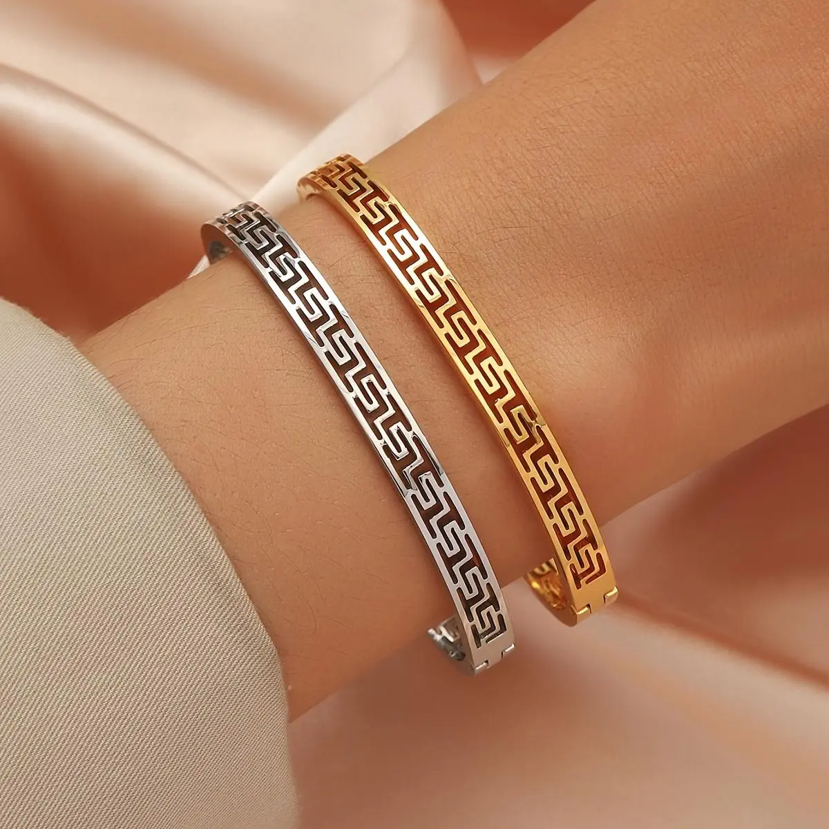 Women's Silvery Concise Elegant Hollow Flower Design Bangle Bracelet - Single Bracelets & Bangles, Boho Preppy Retro Wrist Candy, Costume Jewelry for Daily Wear, Vacation, Female Accessories, Boho And Preppy Style, Casual, Yes