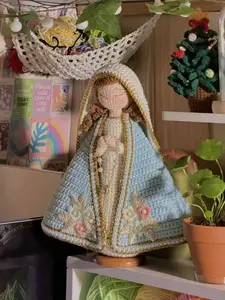 Premium Handmade Crochet Virgin Mary Doll (Full Box) – Vintage Room Decor, Amigurumi Gift for Loved Ones & Handmade Art Lovers