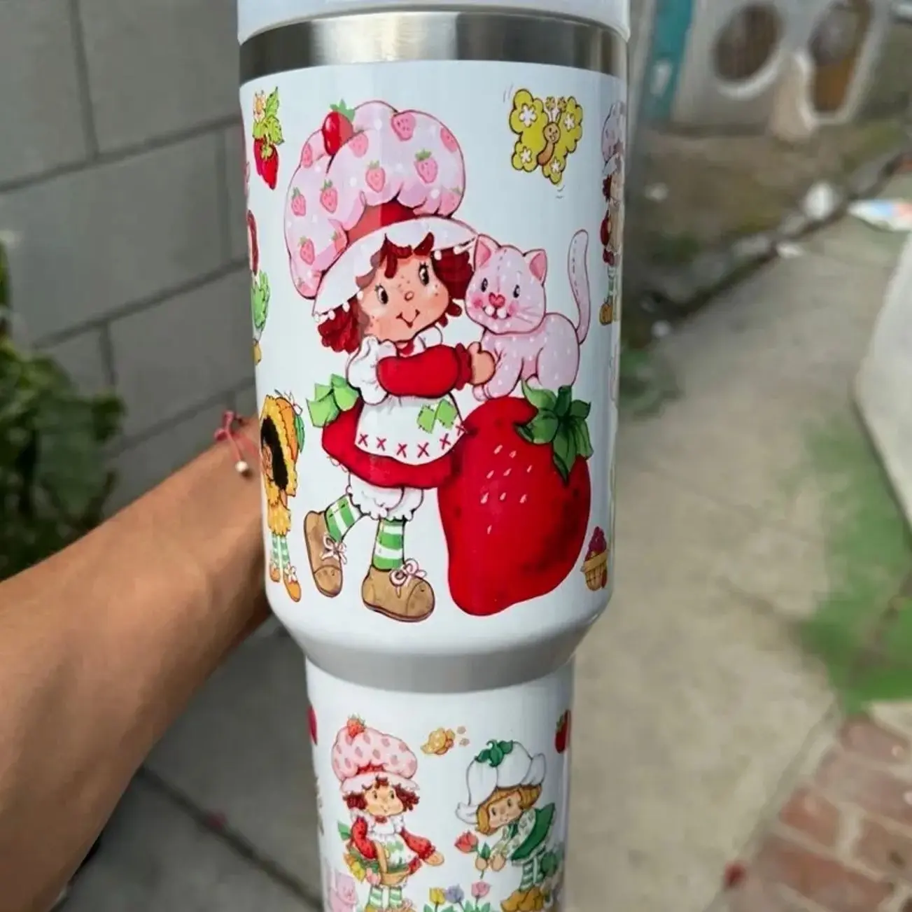 Retro 80s Strawberry Shortcake 40oz Tumbler with Handle, Vintage Cartoon Cat Custard Quencher, Nostalgic Travel Mug, Insulated Steel Cup