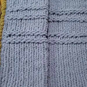 L & A Creations Chunky Chenille Blanket - Soft Hand-Knit 100% Chenille Polyester - Perfect for Gifts & Decor - 50×60 Throw Blanket