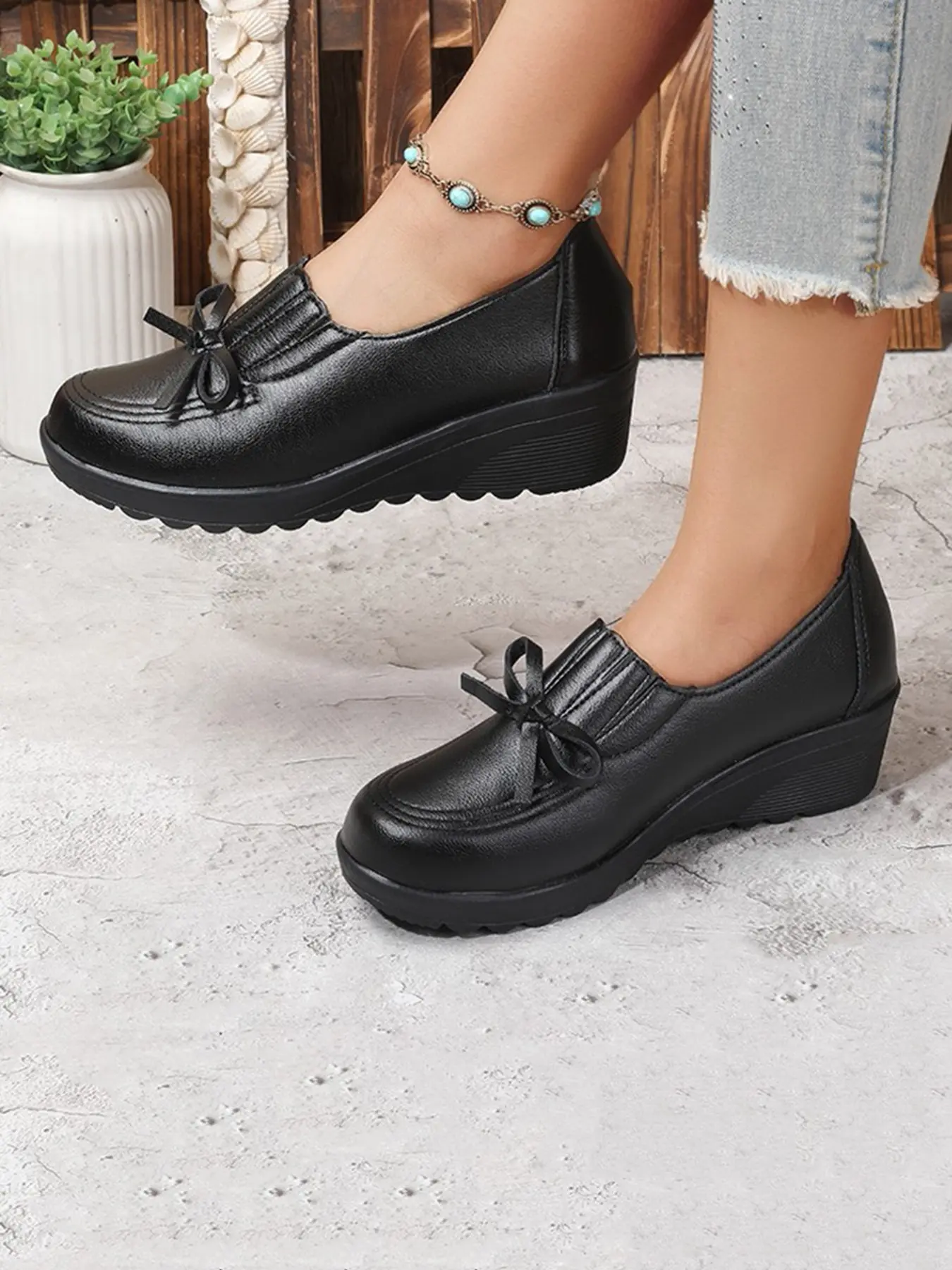 Women's Soft Leather Wedge Shoes, Butterfly Knot Anti-Slip Mom Shoes, Comfortable Daily Commute Versatile Shoes