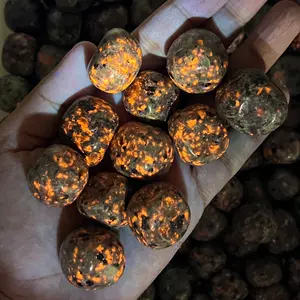 Natural Emberlite Tumbled Stone UV Reactive Sodalite Gemstone Emberlite Palm Pocket Stone Mineral Specimen Home Garden Yard Stone Decoration Christmas Gift, Xmas Gift