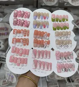 luna:Customized nails Picked  in liveroom