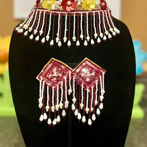 Hand made necklace set