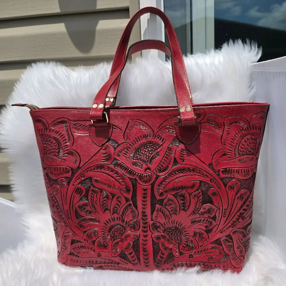 "La Bronca" Shoulder Bag with Matching Wallet