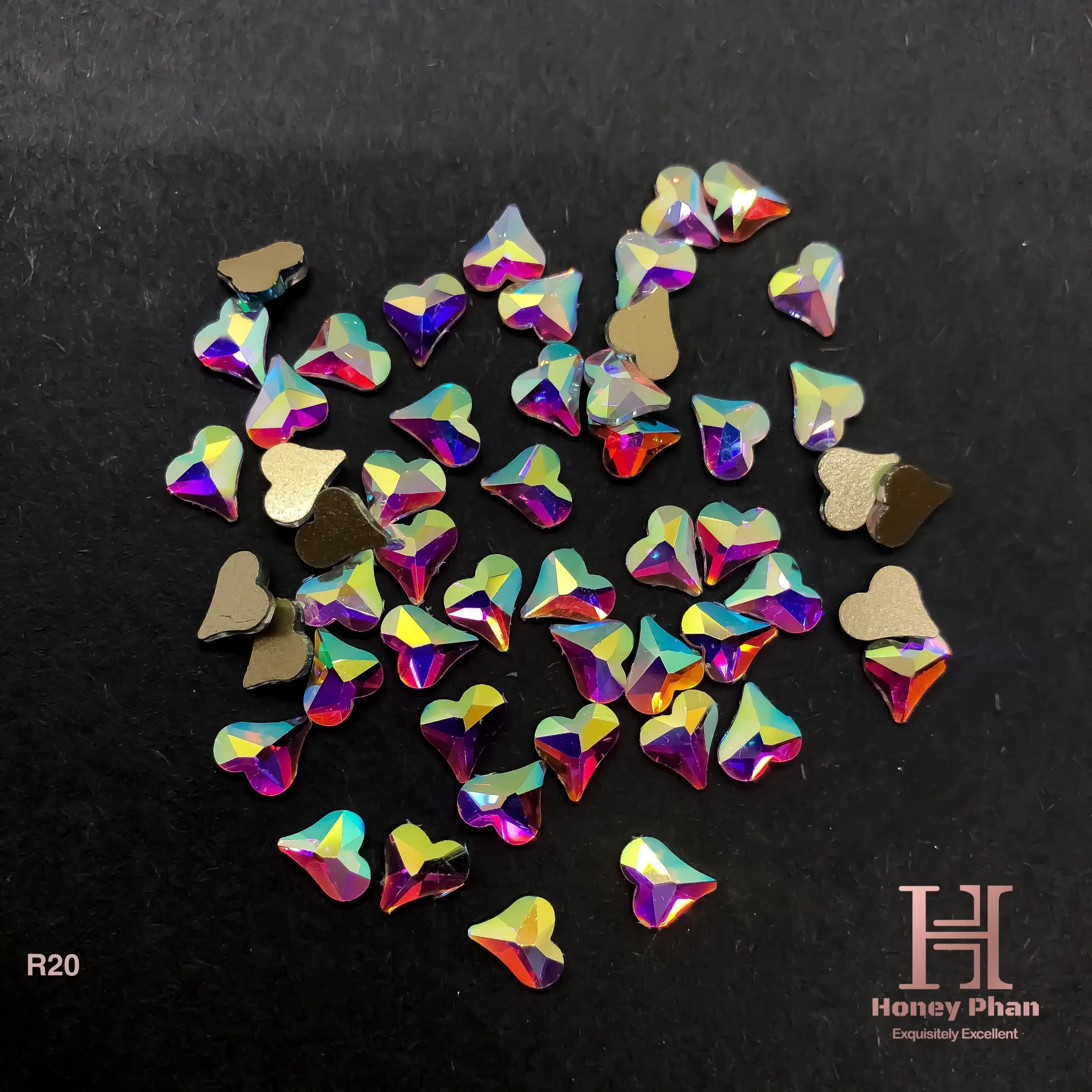 Glamorous Iridescent Heart Nail Rhinestones, 50-Piece Crystal Glass Gems, 6x7mm Flatback Decorations for Easy Nail Art Application, 50 Pieces, Easy To Stick, Rainbow Shine, Party, Adhesive Apply, Shimmer, Decorated Nails