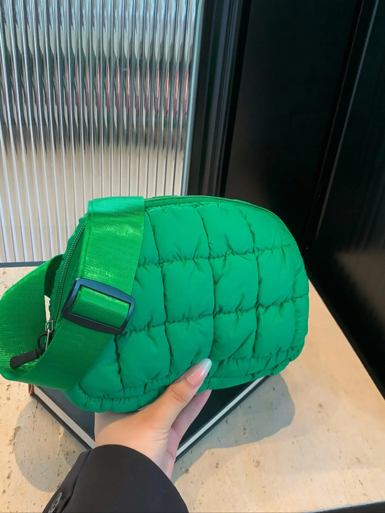 Women's Solid Color Quilted Puffer Chest Bag, Fashionable Soft Sling Bag with Adjustable Bag Strap, Casual Mini Bag for Exercise, Running, Travel, Hik