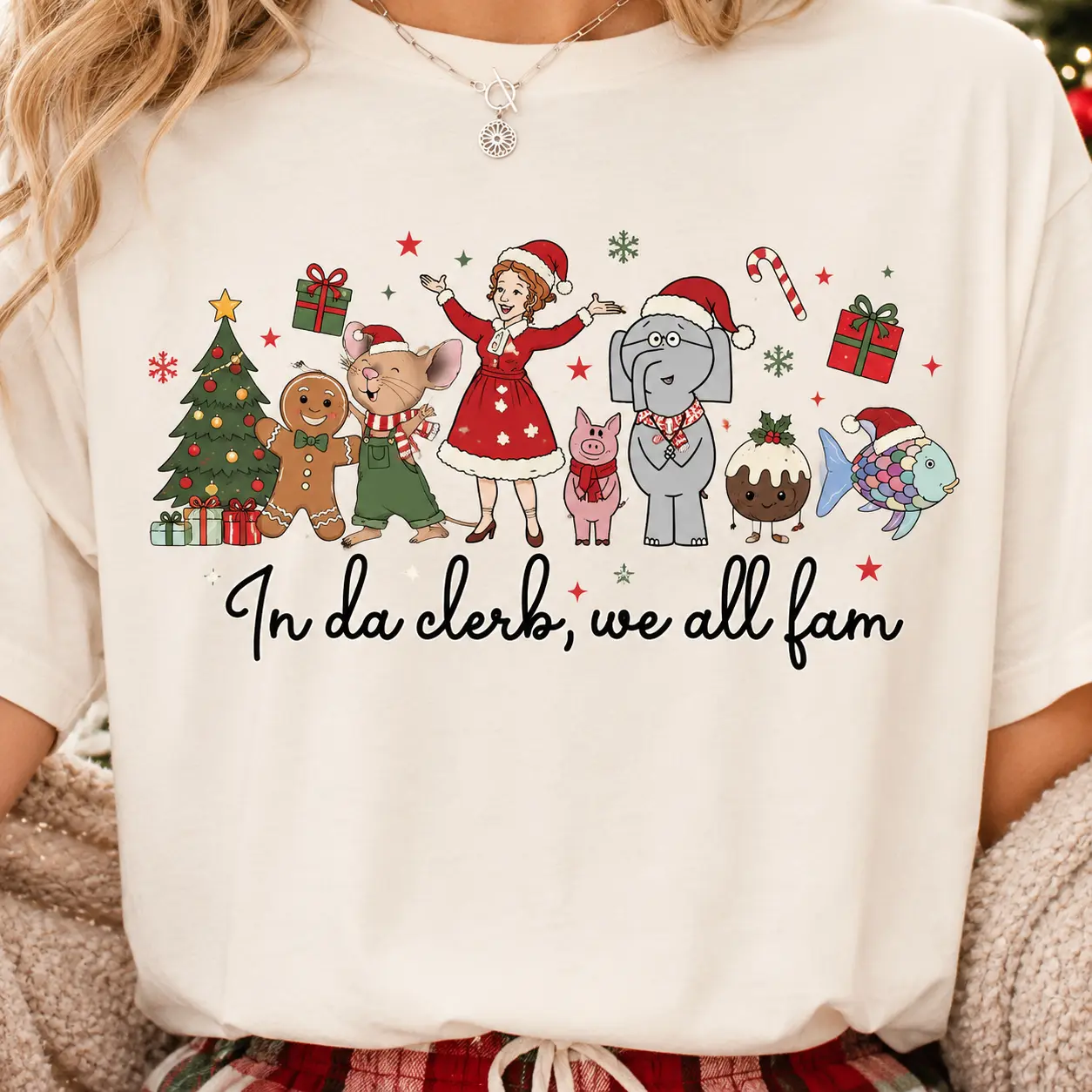 Comfort Colors In Da Clerb We All Fam Christmas Shirt, Funny Holiday Character Graphic Tee, Cute Festive Christmas T-Shirt, Retro Christmas Party Outfit, Cozy Holiday Aesthetic Apparel, Funny Xmas Gift for Women and Men - HUNTWEAR SHOP