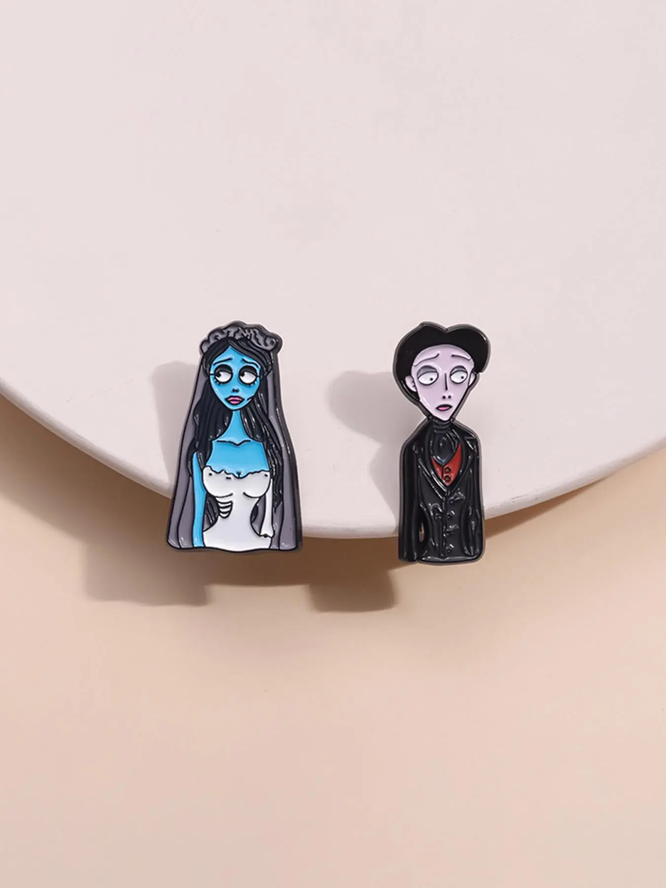 Cartoon Couple Design Brooch, Collectible Cute Fashion Alloy Badge for Women & Men, Enamel Pin Suitable for Backpacks, Jeans, Scarves, Hats Decoration