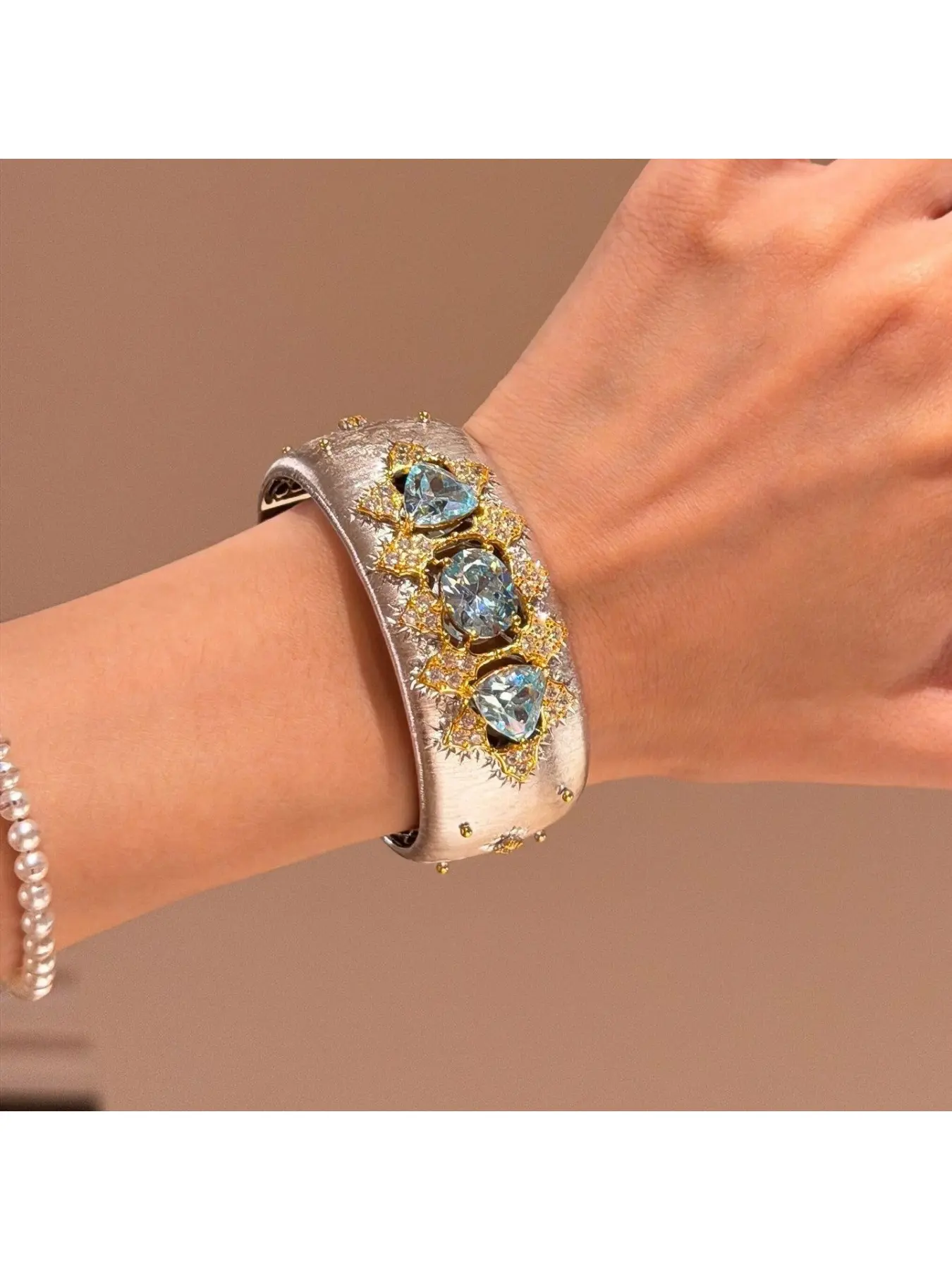 Retro Royal Court Silver Wide Cuff Bangle, Open Design with Sparkling Diamonds, Trendy Niche Hand Jewelry 2026