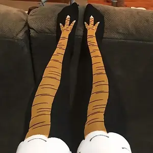 3 Pairs Four Seasons Men's Socks, Unique Chicken Claw Socks - Men's Novel Thigh Socks with Realistic Black, White, Yellow Chicken Leg Designs, Suitable Role-playing Daily Entertainment Fashion Wear, Suitable Both Men Women calze tines