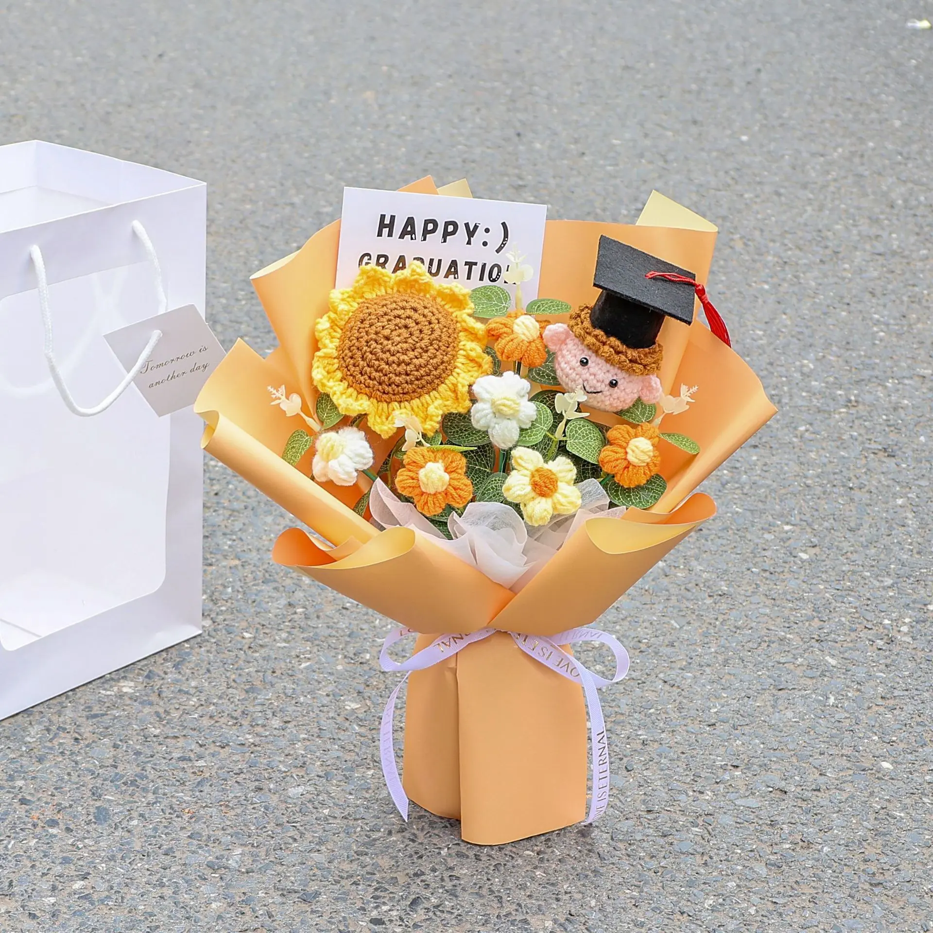 Graduation gift: Crochet flower bouquet, Handmade sunflower and rose bear birthday graduation bouquet, Teacher's Day gift, Christmas gift, Decorative gifts, Graduation Party Supplies, Graduation gift for classmates, friends, Graduation Favors
