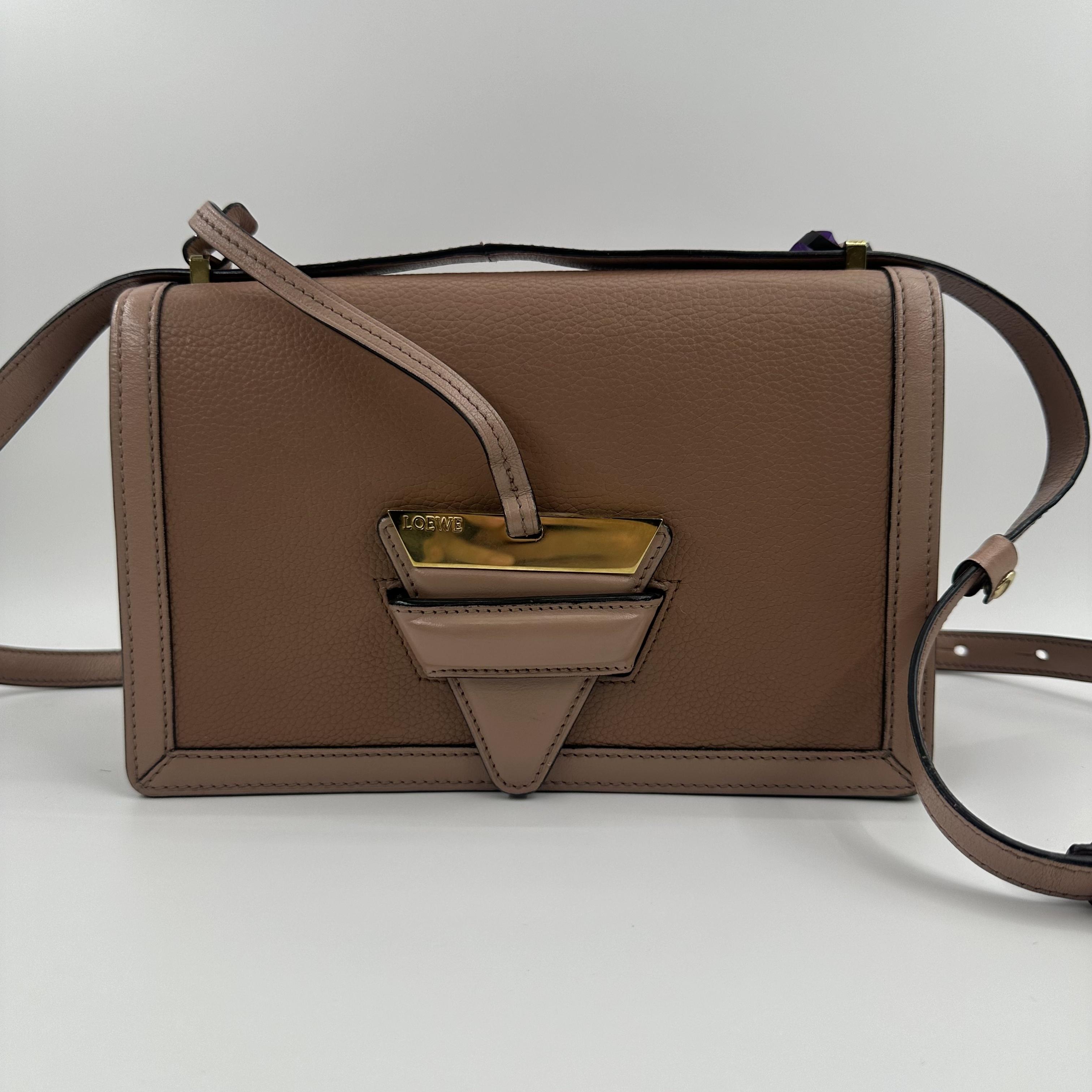 Pre-owned Loewe LOEWE