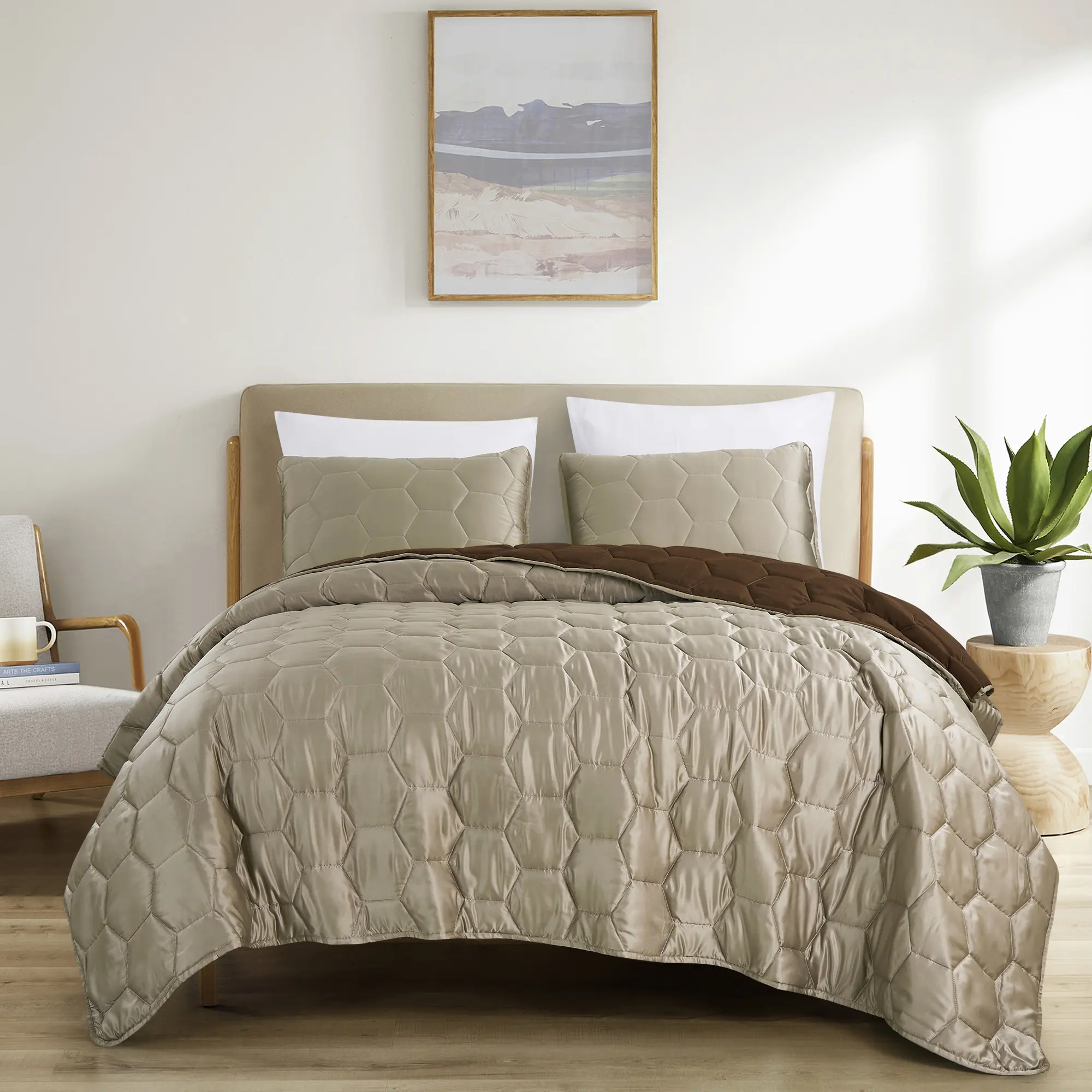 Exquisite Satin Silky Soft Quilt Reversible  Bedspread Set for Queen & King. Breathable and Cool for a Refreshing Night's Sleep/Gift for Mom / Wife / Grandma
