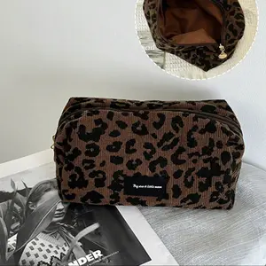 Large Capacity Leopard Print Makeup Bag, Gold Animal Pattern Cosmetic Storage, Cosmetics Organizer, Durable Polyester Material, Ideal for Women, Teens, Travelers, Vanity Makeup Organizer