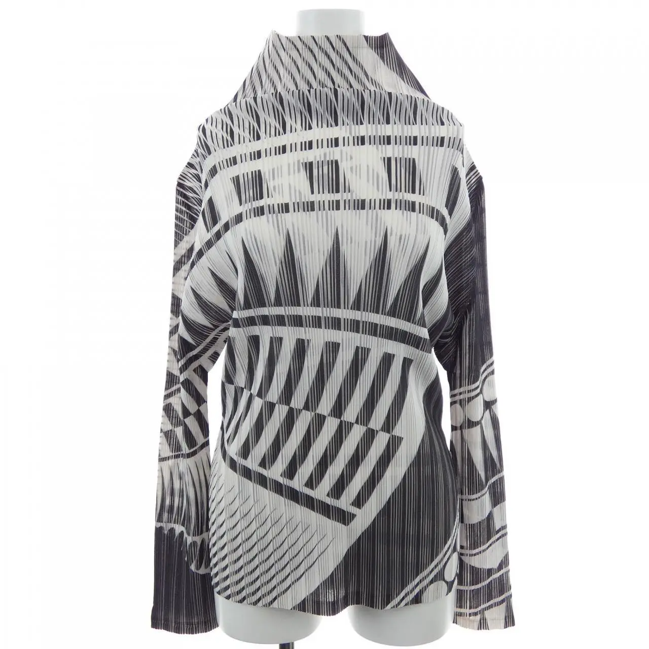 Pre-owned Issey Miyake Polyester Small Leather Goods Pleats Please 2015 Geometric Top