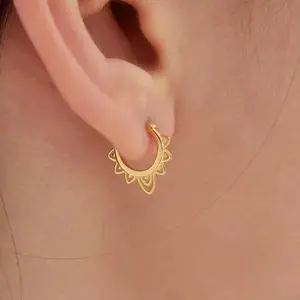 s925 sterling silver Lace Hoop Earrings，Minimalist Simple Unique Earrings for galentine‘s party valentine’s day gift，fashion zirconia earrings，anniversary holiday jewelry，gift for women