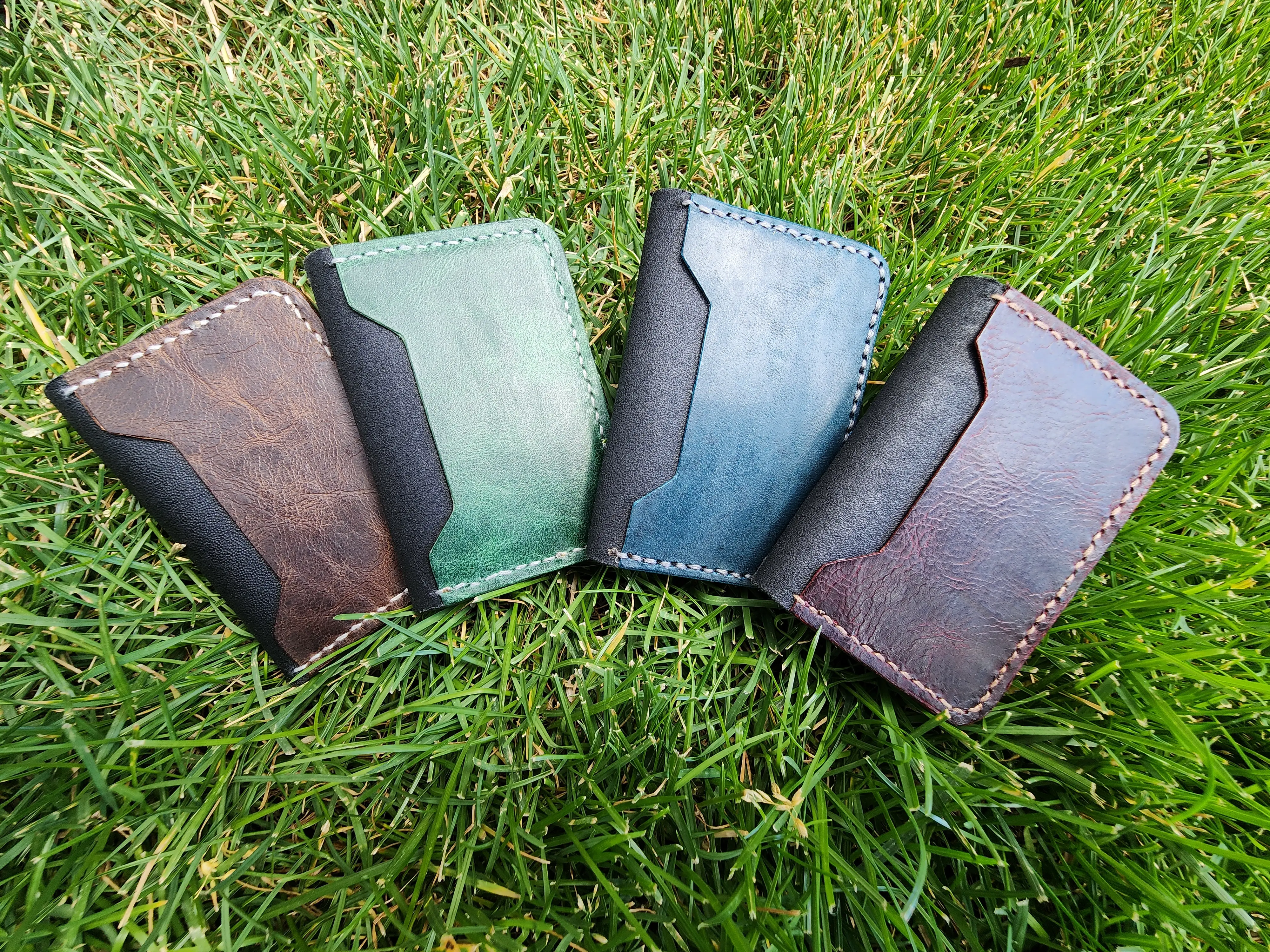 Men's Handmade Minimalist Bifold Wallet - Genuine Vegetable-Tanned Leather, Slim Engravable Front-Pocket Design with Card Slots, Gift for Father’s Day, Graduations, Everyday Use, Gifts For Boyfriend, Birthday, Men's Wallet