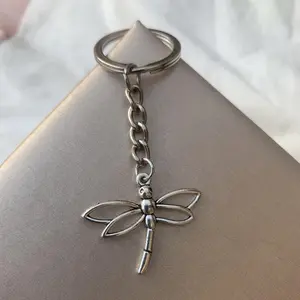 1pc vintage Dragonfly butterfly pendant key ring-creative keychain, pendant backpack, bag charms-for Women & Girls-perfect for parties, birthdays & Gifts