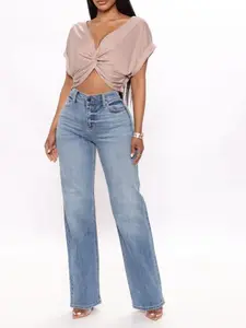 Women's Medium Blue Straight Leg Stretch Jeans Relaxed Fit High Waist Comfortable Denim Pants Classic 5-Pocket Design for Casual Wear