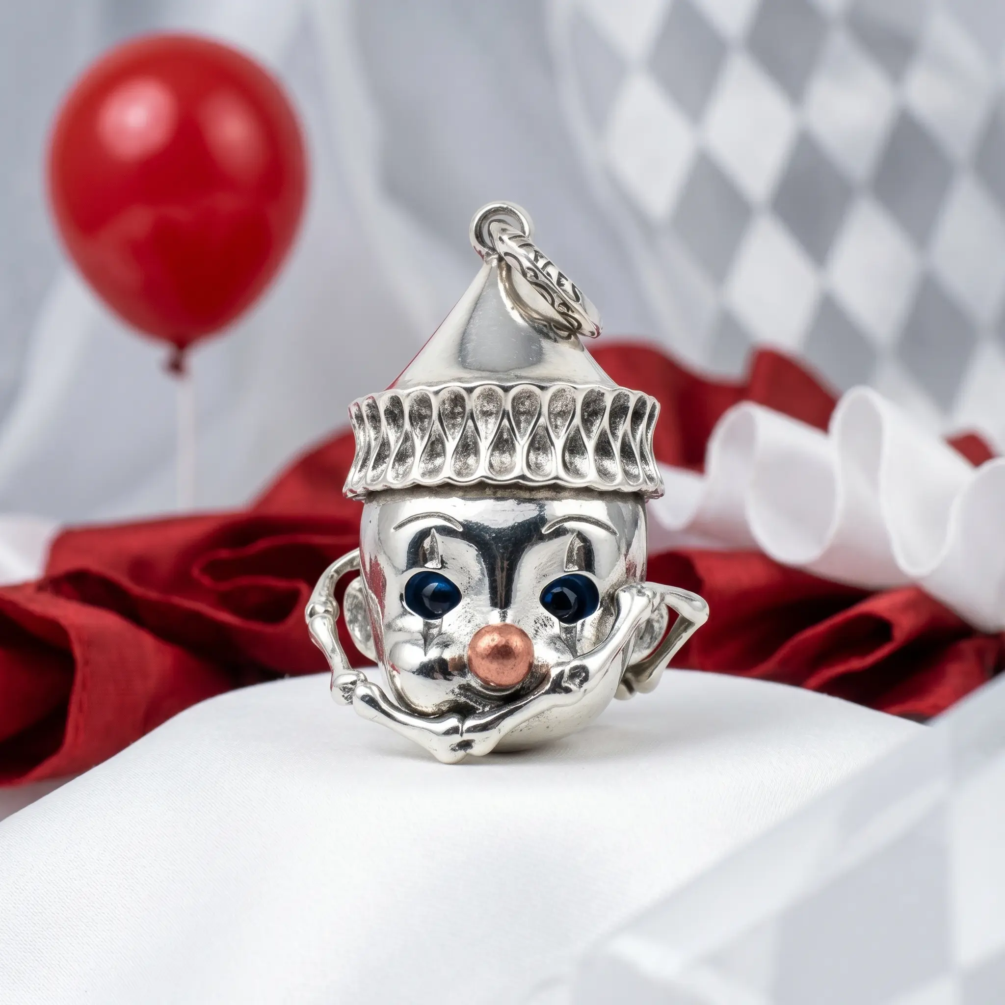 Retro Clown Pendant in Titanium Steel, Whimsical Cartoon Character Necklace for Daily & Christmas Wear, Unisex Jewelry, 4.6*2.8*2.1cm, Exquisite Trendy Pendant, 29G, Metal Coating