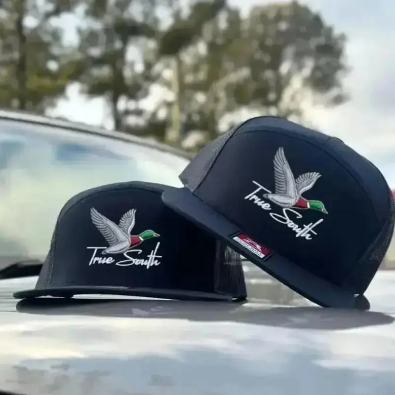 Mallard Duck Embroidered Trucker Hat, 7 Panel Mesh Snapback, Flat Bill Hunting Cap, Waterfowl Outdoor Hat Gift for Men