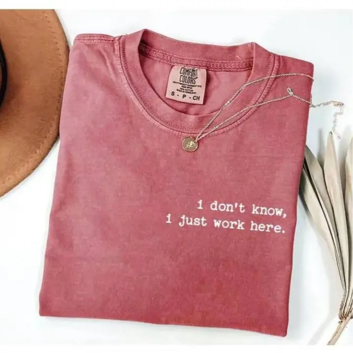 Comfort Colors I Don't Know, I Just Work Here T-Shirt, Meme T-Shirt, Soft Cotton Crewneck Unisex Casual Relaxed Fit for Men and Women, Ideal Gift Streetwear Summer