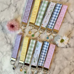 Handmade Spring and Summer Keychains with Charm - Assorted Designs in Various Colors and Patterns, Perfect for Spring and Summer Festivals