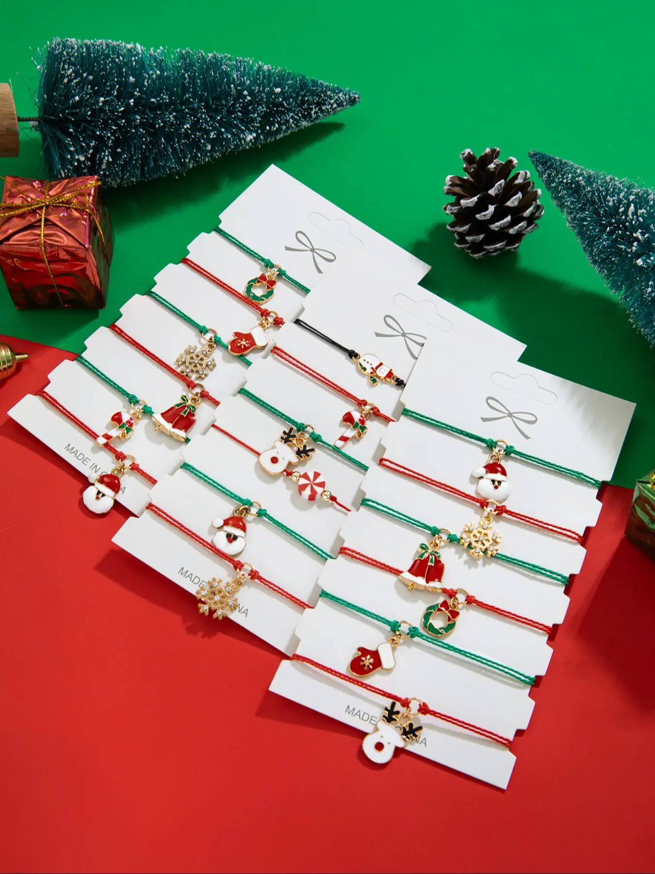 6pcs Random Christmas Hand Wristbands, Cute Reindeer Santa Snowflake Bell Pendants, Colorful Braided Bracelets for Holiday Gifts