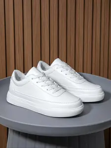 Men's Fashionable  White  Low Top Lace Up Athletic Shoes, Casual Comfortable Sports Running Shoes, Male All-match Round Toe Shoes for Daily Wear, Closed, Running Sneakers, Sporty Running Shoes