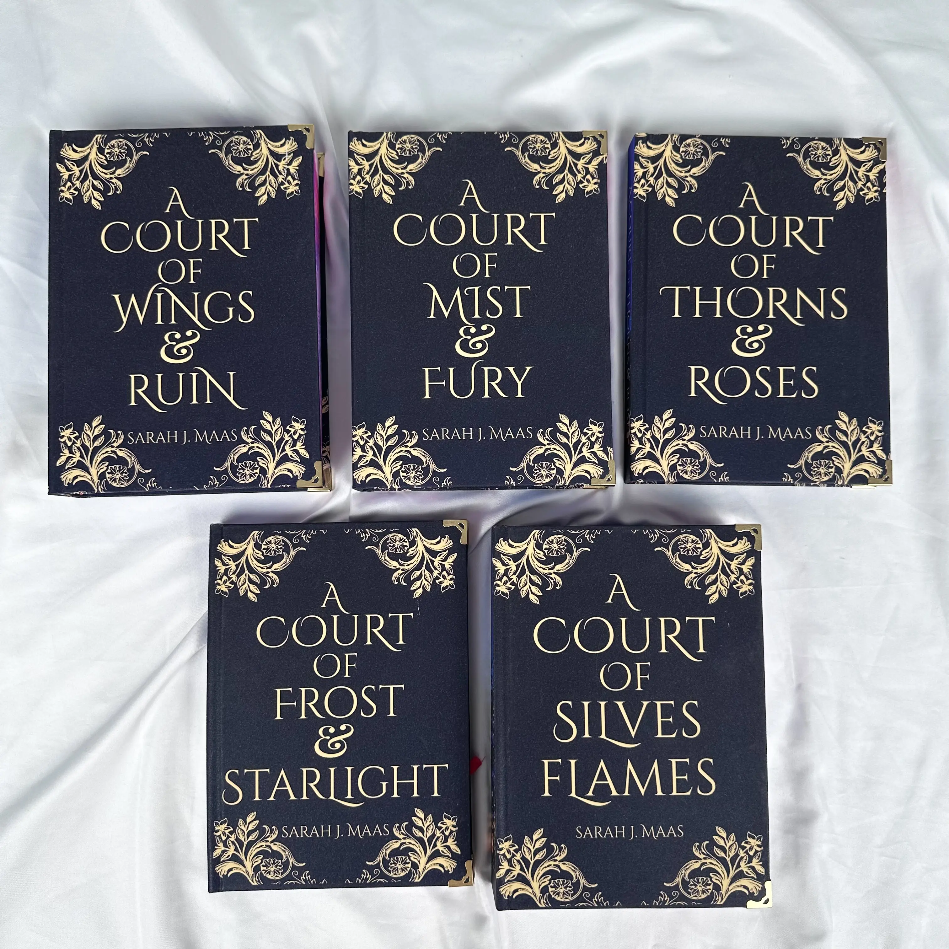 ACOTAR Hardcover 5-Book Set – Special Edition Books, Fantasy Romance Collection, Matching Black & Gold Covers for Bookshelf
