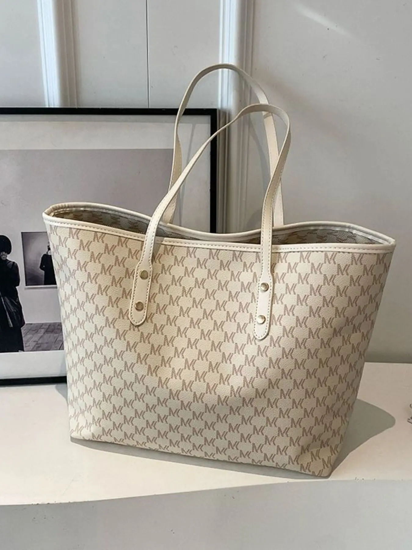 Spacious Tote Bag | Beige Spacious Tote Bag | Beige