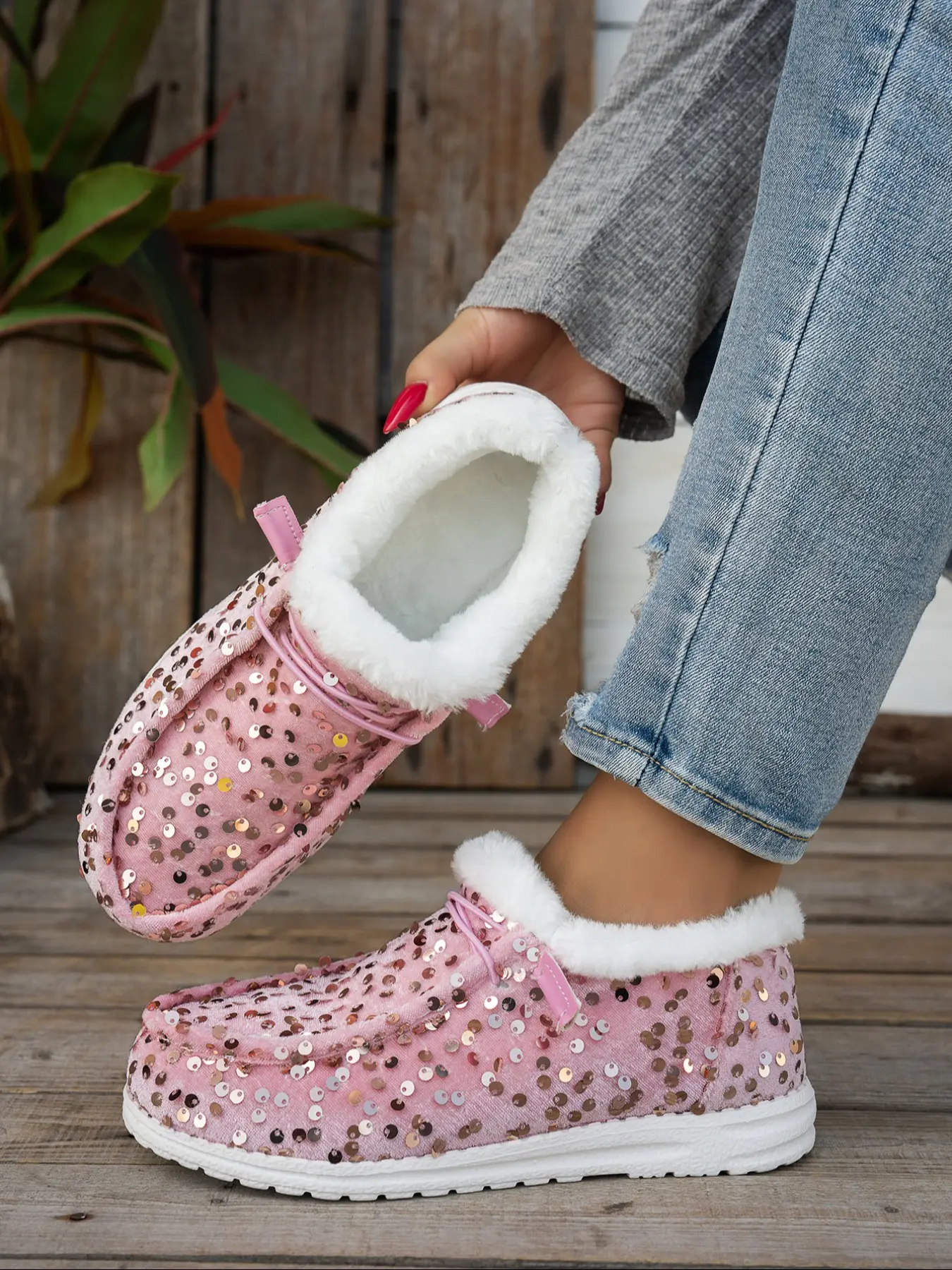 Winter New Plush Warm Lace-Up Low Top Flat Round Toe Casual Comfortable Women's Loafers, Easy Slip-On Design for All-Weather Wear, Slip On Shoes, Slip On Style