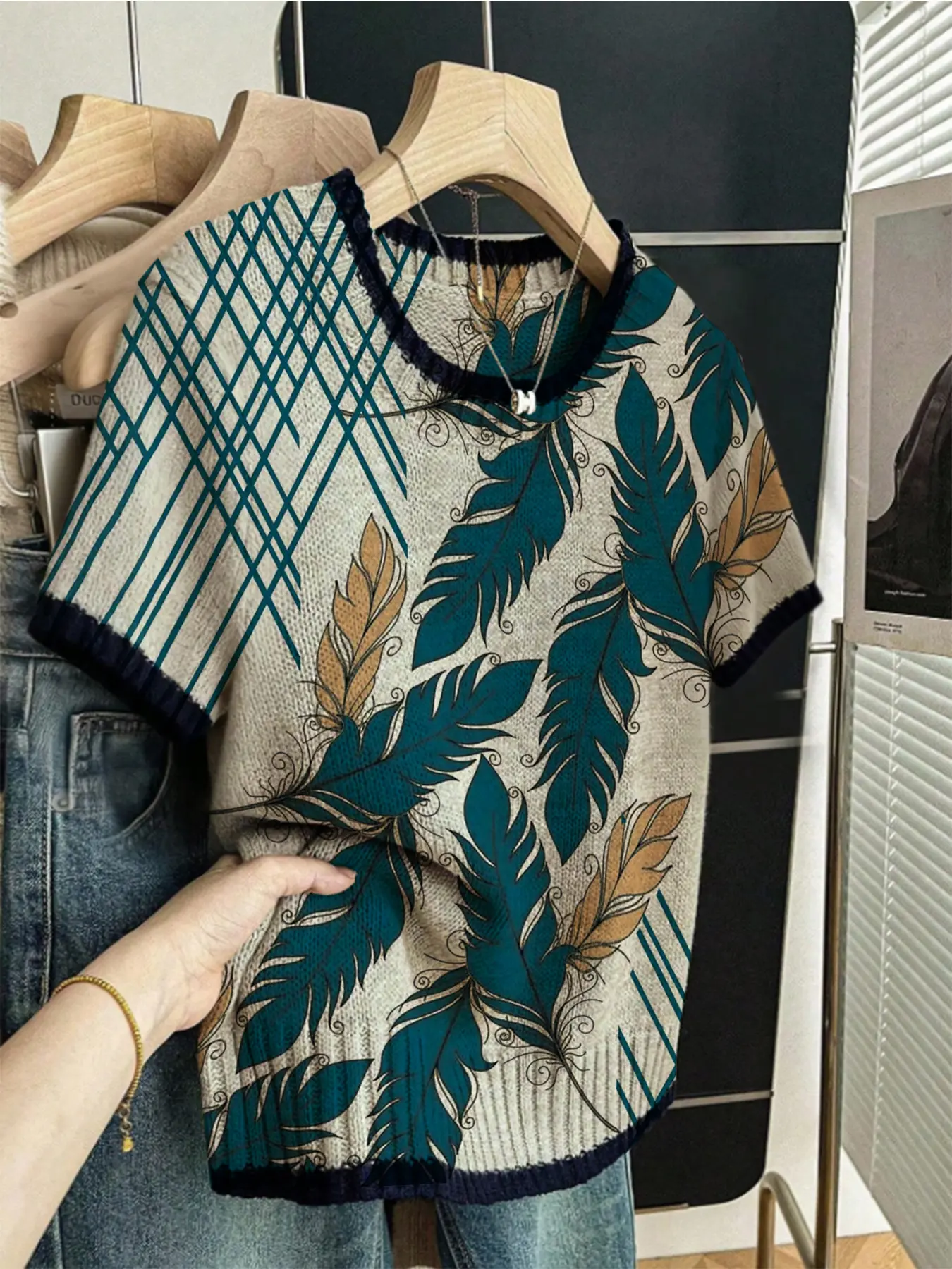 Spring Summer Elegant Women's Full Print Feather Colorblock Sweater, Casual Short Sleeve Knit Top, Breathable Daily Wear