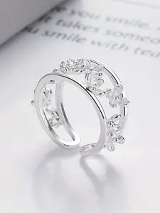 Women open band ring A simple, everyday piece that can be worn year round and is perfect for stacking