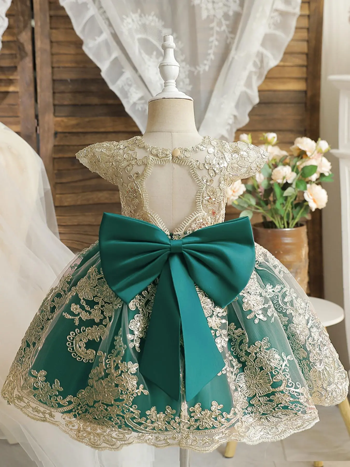 Girl's Embroidery Contrast Lace Bow Back Fit and Flare Dress, Elegant Puff Sleeve Big Bow Decor Girl's Embroidery Contrast Lace Bow Back Fit and Flare Dress, Elegant Puff Sleeve Big Bow Decor