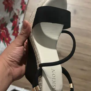 Women's Fashionable Solid Color Wedge Sandals, Casual Comfortable Breathable Sandals for Daily Wear, Lightweight Wedge Heels for Women & Girls