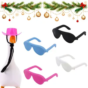 5pcs Mini Desk Goose Clothes, 7 Inches Magnetic Porch Goose Outfit Magnetic Statue Keychain Clothes Costume Mini Hat and Glasses For Desk Classroom Decoration Desktop Accessories