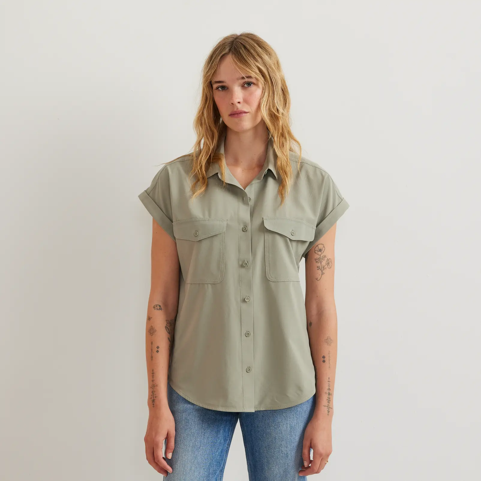 Eddie Bauer Women's Departure Short-Sleeve Button-Down Shirt Down Insulation Stretch Moisture-Wicking UPF Protection Everyday Wear
