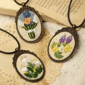 [3 Pieces] English Sweater Chain Clothing Embroidery DIY Handmade Peace Amulet French Material Package Retro Embroidery Gift