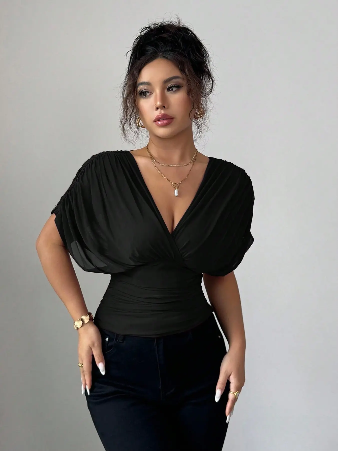 Women's Fashion European Style Deep V Neck Batwing Sleeve Waist-Cropped Top, Chic Pleated Slim Fit Short Tee, Trendy Girlie Shirt, Womenswear