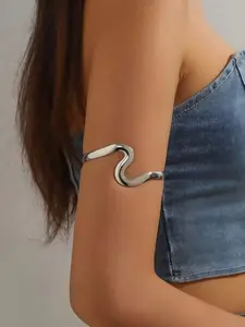 Minimalist Layered Arm Ring, Modern Fashion Accessory, Unique Design for Daily Wear, Perfect Holiday Gift Idea