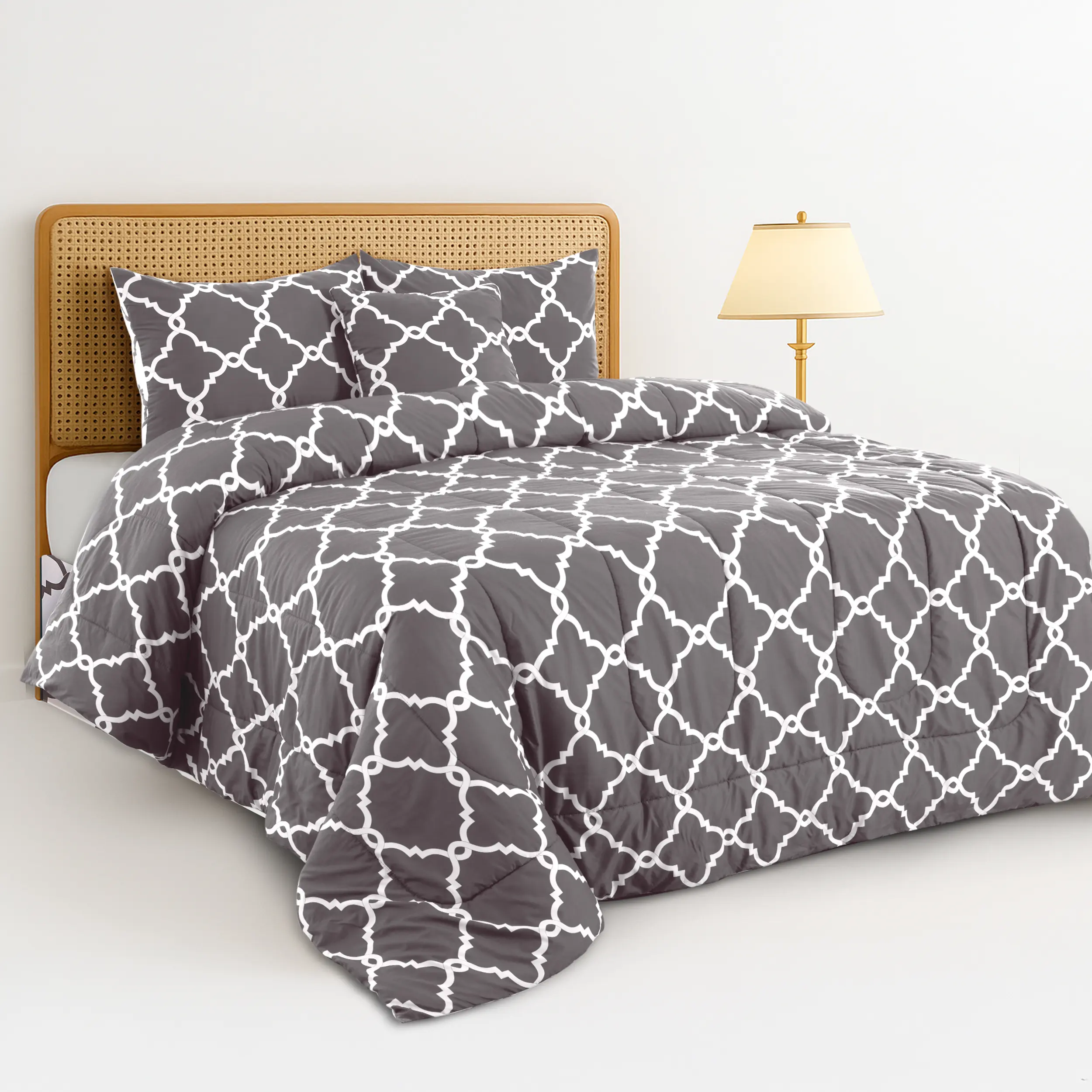 Quatrefoil Grey