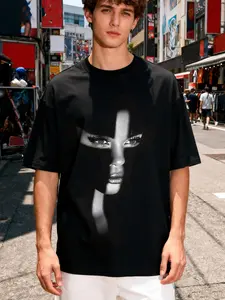 Unisex Short-Sleeve T-Shirt featuring Figure and Cross Prints — Regular Fit, Streetwear Style Crew Neck Tee (Ideal for Daily Wear); Stylish Summer Top for Men and Women, Hip-Hop Inspired Graphic Design