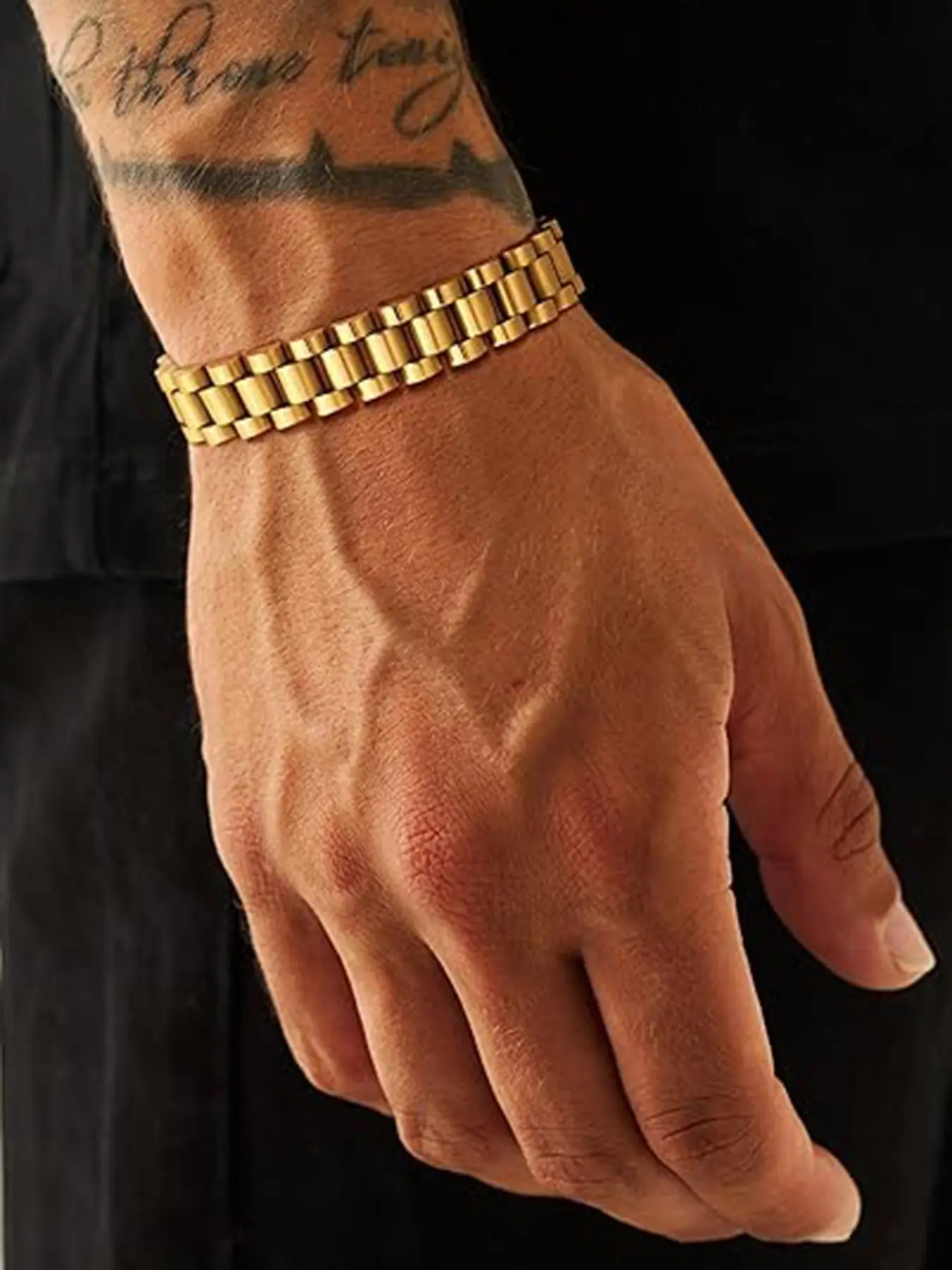 Gold-tone 316L stainless steel Cuban link bracelet, Fashion wrist jewelry, watch band style, waterproof and hypoallergenic jewelry. Unisex for couples, daily wearable, gift for graduation, anniversary and Father’s Day for him
