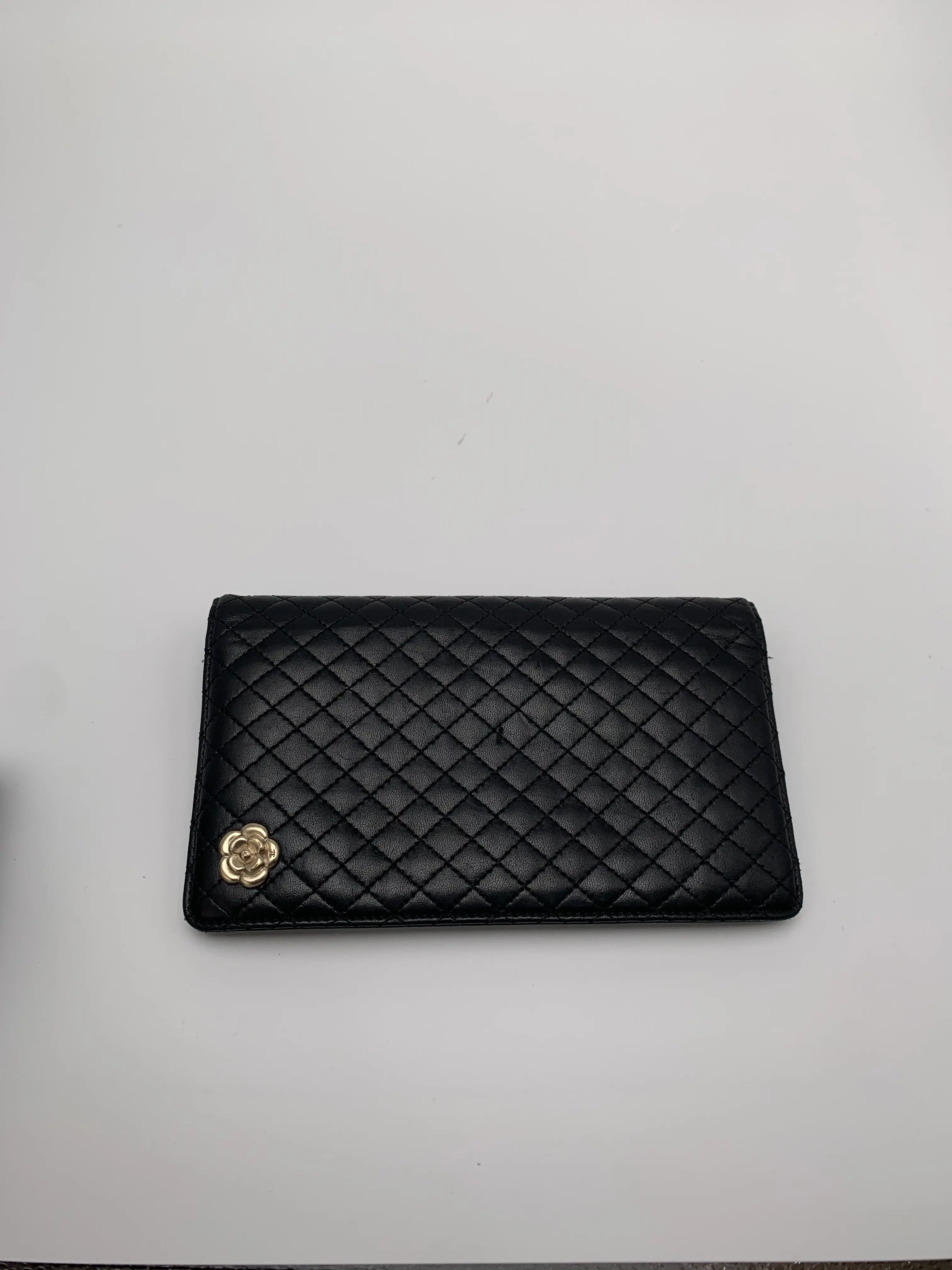 Pre-owned CHANEL Black Quilted Lambskin Gold Camellia Long Bifold Wallet